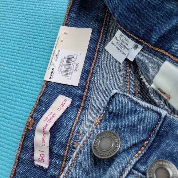 So Women's High Rise Curvy Mom Shorts Button Fly Size 0/24W - Picture 4 of 6